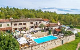 Villa Kluni